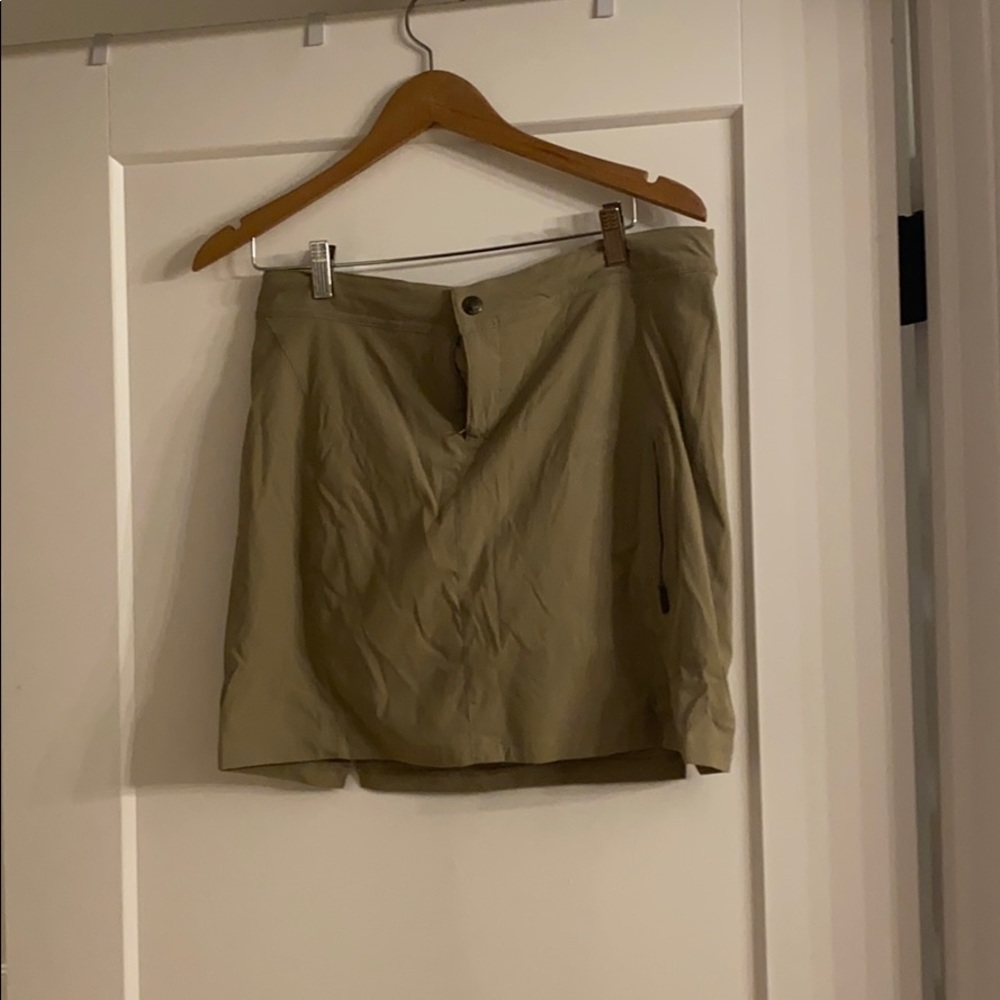 Columbia athletic skirt